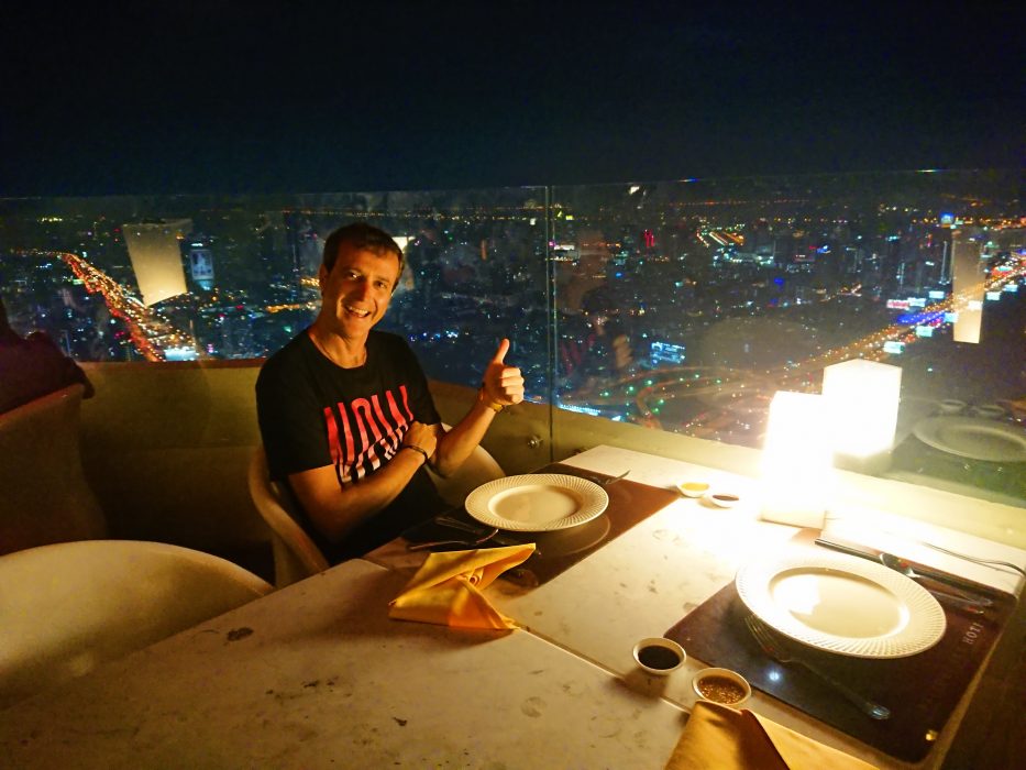 baiyoke cenando que ver bangkok 2 dias